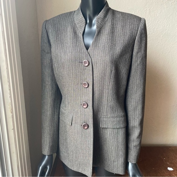 HOLT Renfrew wool blend fitted blazer size 8 - Picture 2 of 13